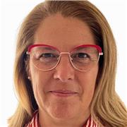 Profesora de repaso y apoyo de primaria. Materias como lengua, sociales, idiomas inglés y alemán.